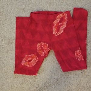 Lularoe OS Valentine leggings
